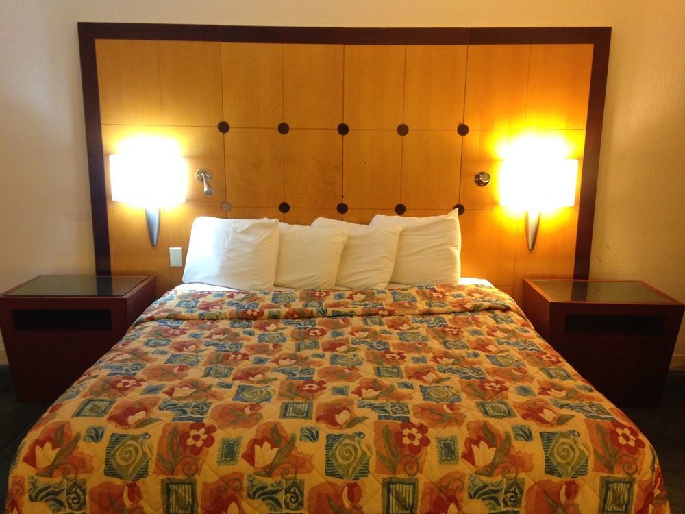 Travelodge By Wyndham ברקלין סנטר מראה חיצוני תמונה