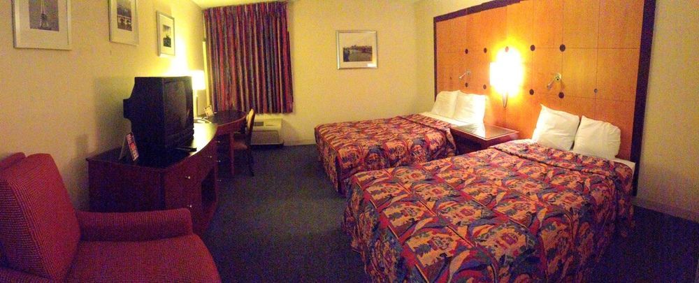 Travelodge By Wyndham ברקלין סנטר מראה חיצוני תמונה